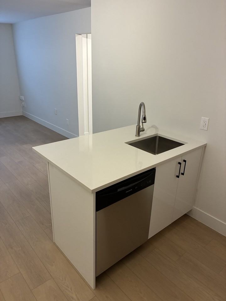 12 Mckenzie Ave #102 - Photo 2 of 8