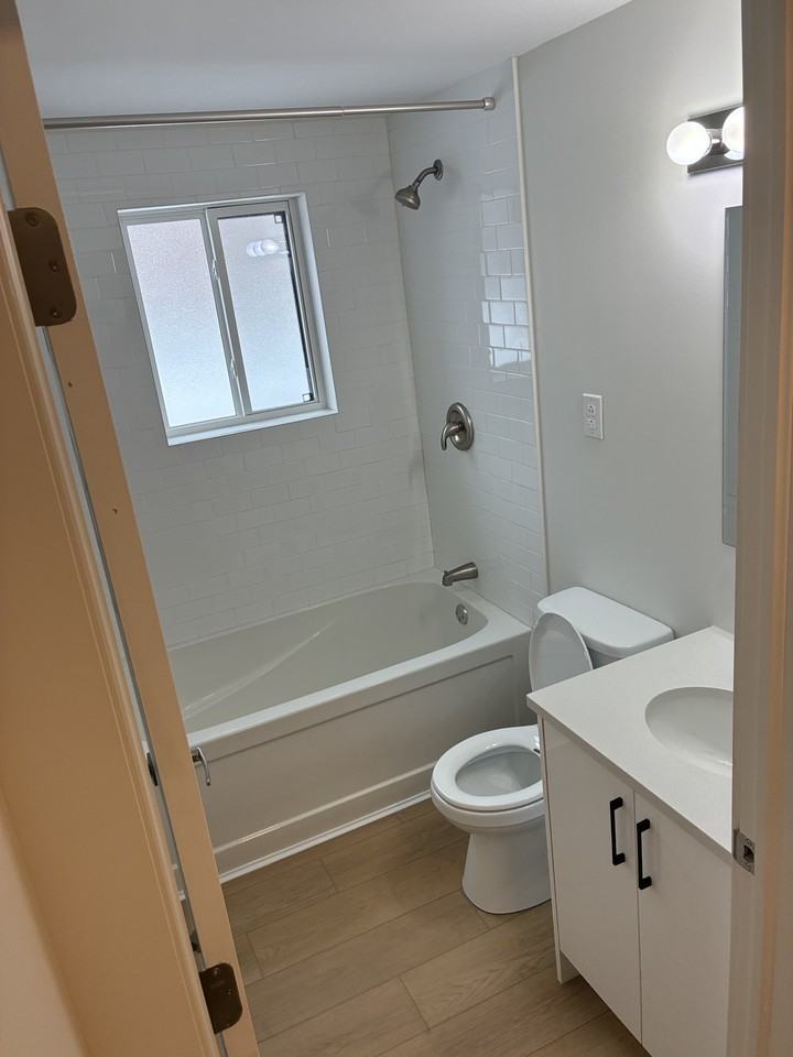 12 Mckenzie Ave #102 - Photo 4 of 8