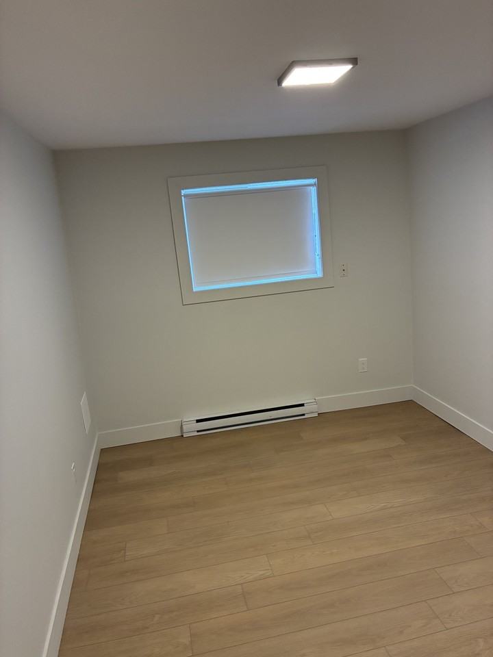 12 Mckenzie Ave #102 - Photo 6 of 8