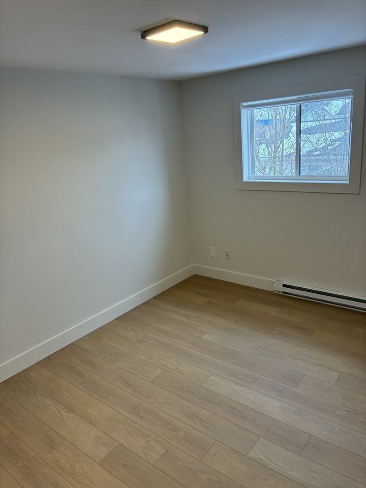 12 Mckenzie Ave #303 - Photo 3 of 10