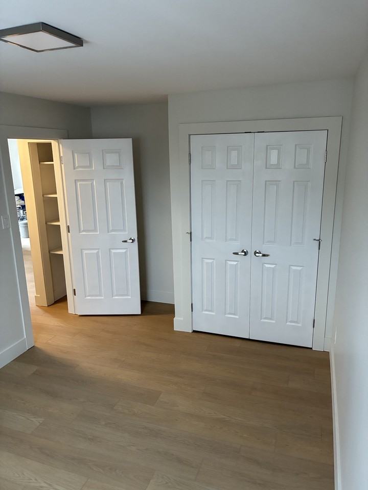 12 Mckenzie Ave #303 - Photo 5 of 10