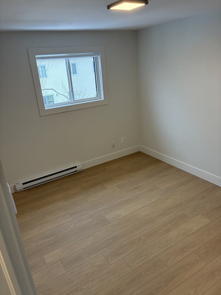 12 Mckenzie Ave #303 - Photo 6 of 10
