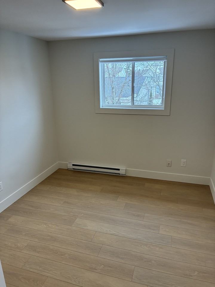 12 Mckenzie Ave #303 - Photo 7 of 10