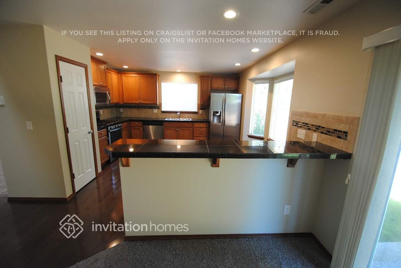 7011 85th Ave Ne - Photo 5 of 14