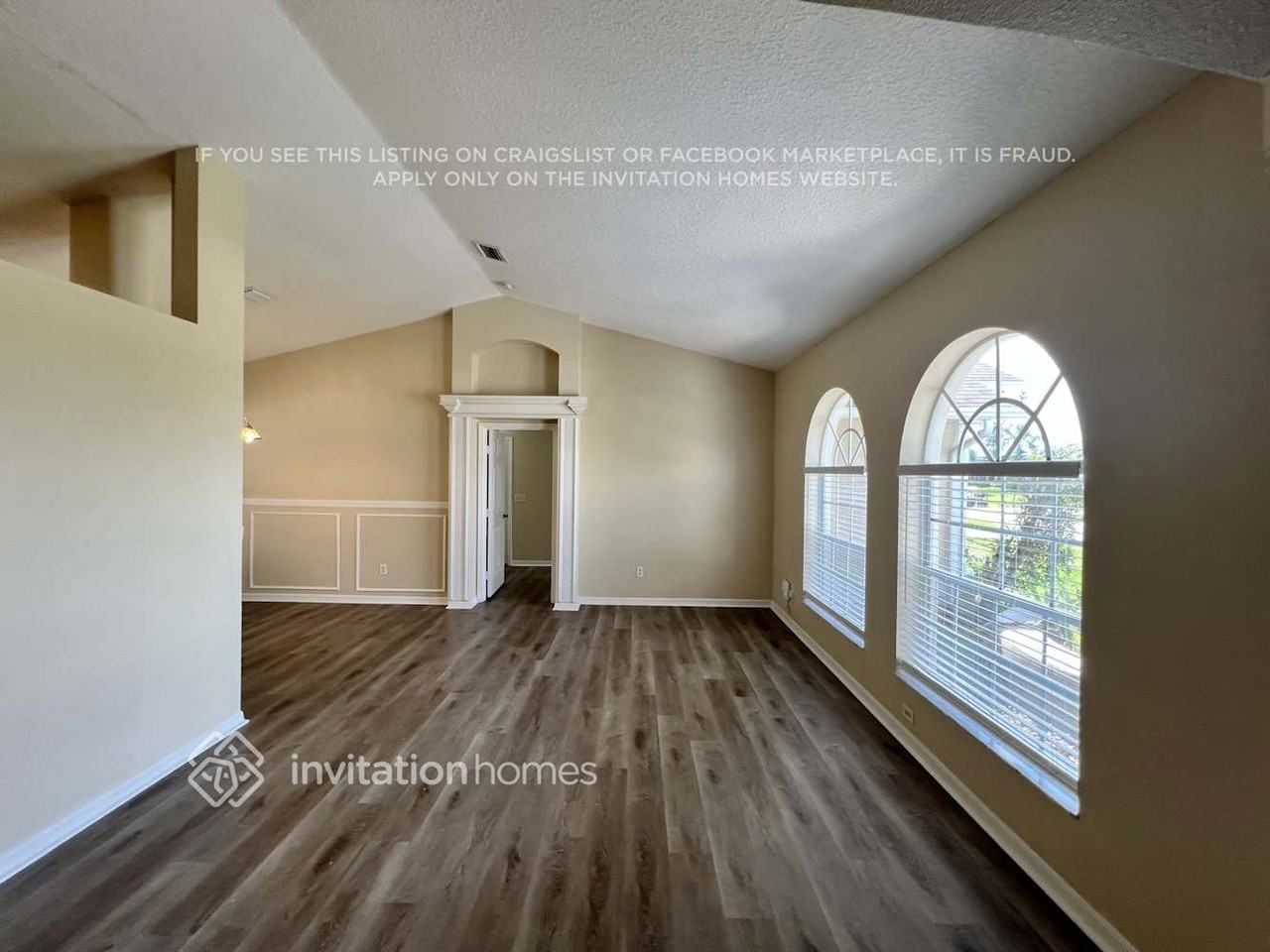 1933 Sw Lennox St - Photo 3 of 23