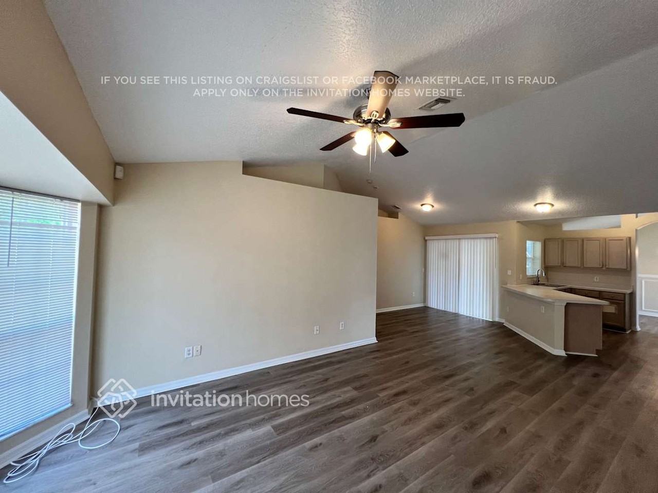 1933 Sw Lennox St - Photo 4 of 23