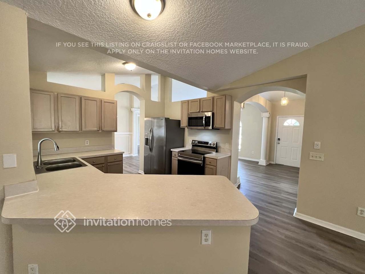 1933 Sw Lennox St - Photo 6 of 23