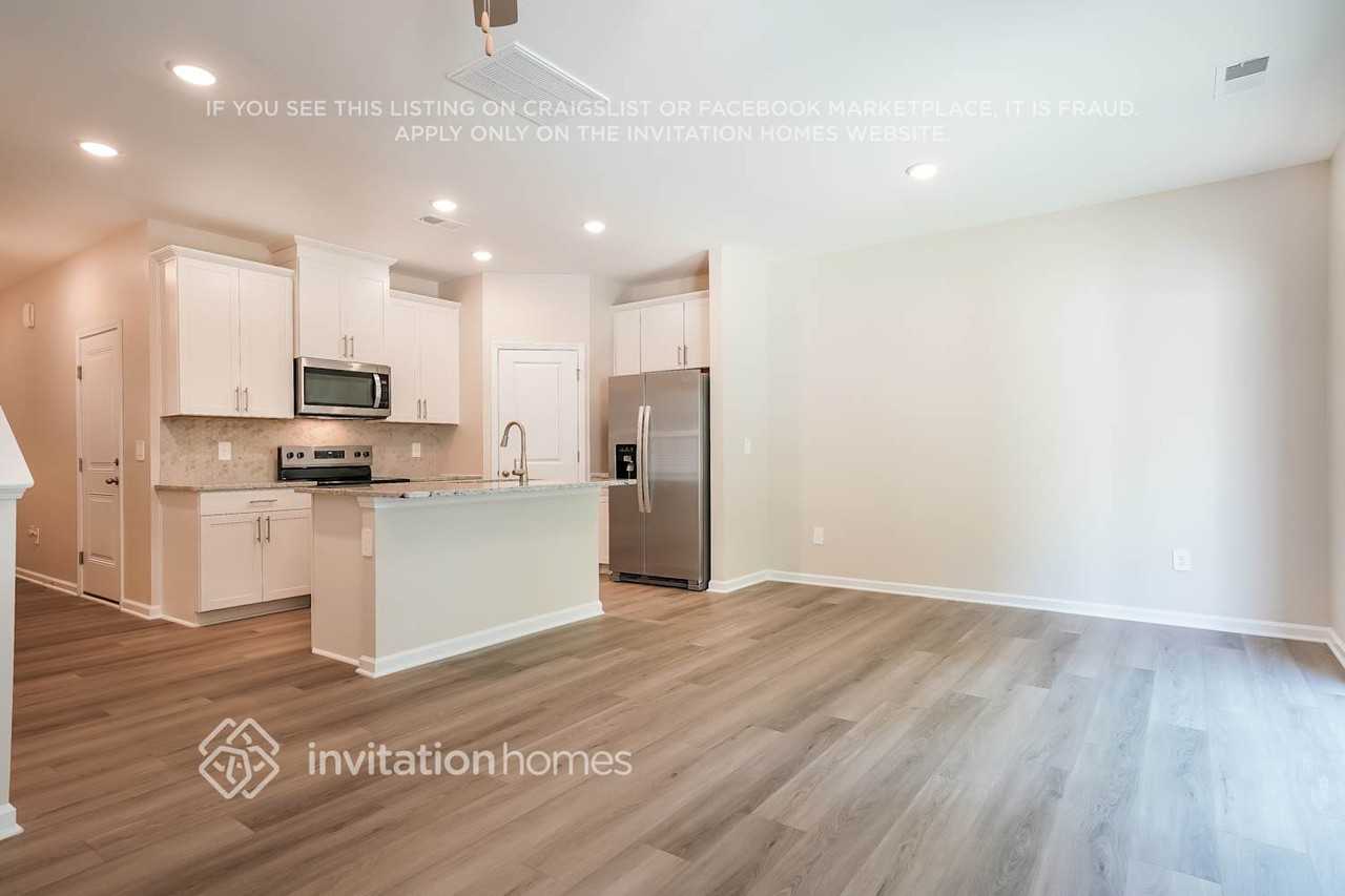 803 Holiday Park Ln - Photo 5 of 19