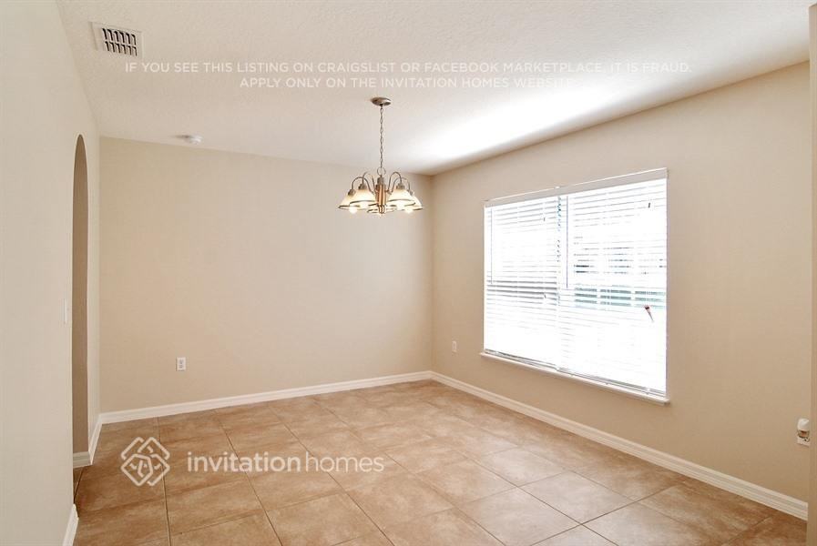 2553 Sw Grotto Cir - Photo 5 of 13