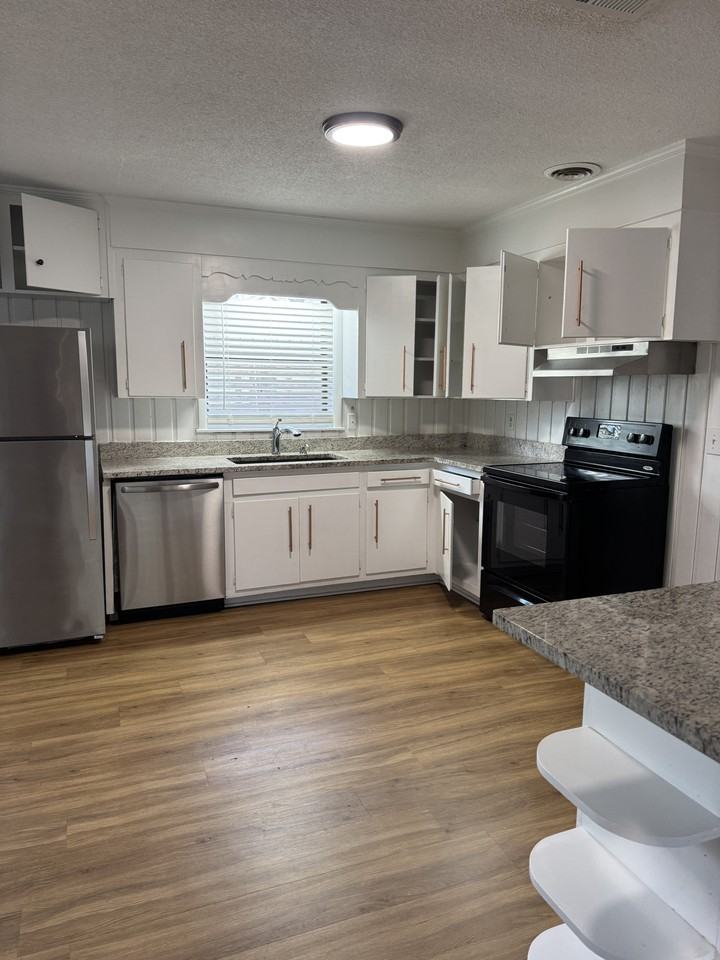 1000 Fairlane Dr #1 - Photo 2 of 28