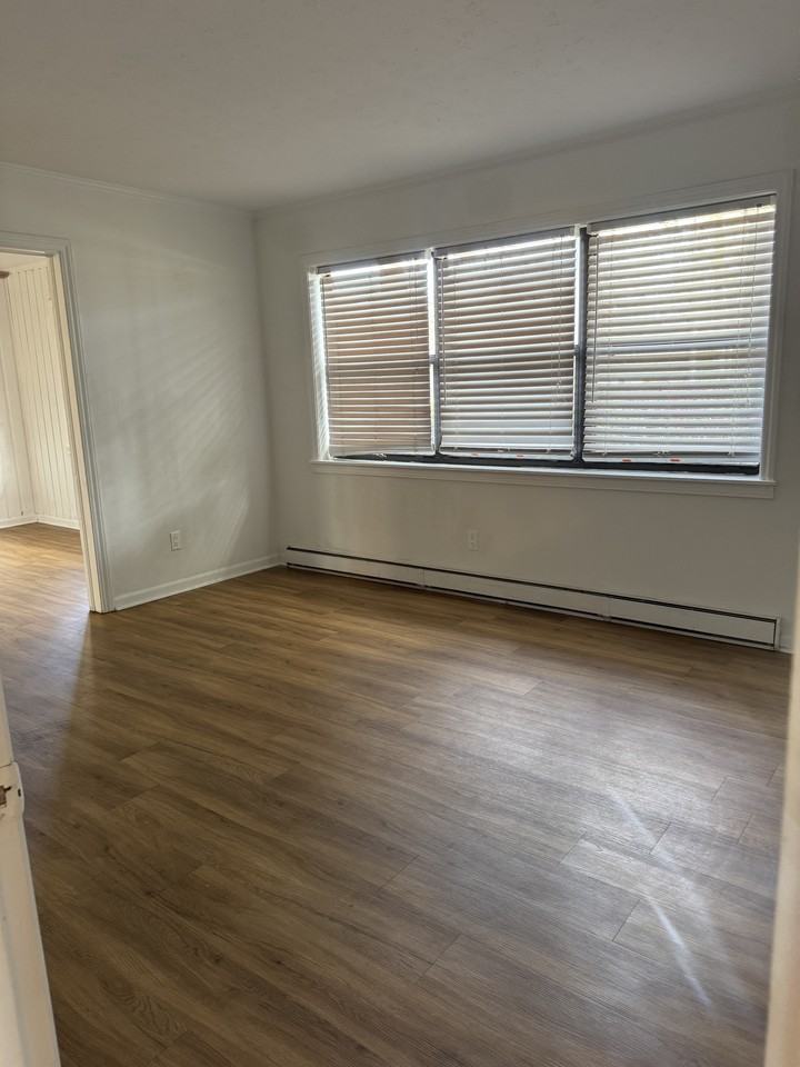 1000 Fairlane Dr #1 - Photo 5 of 28