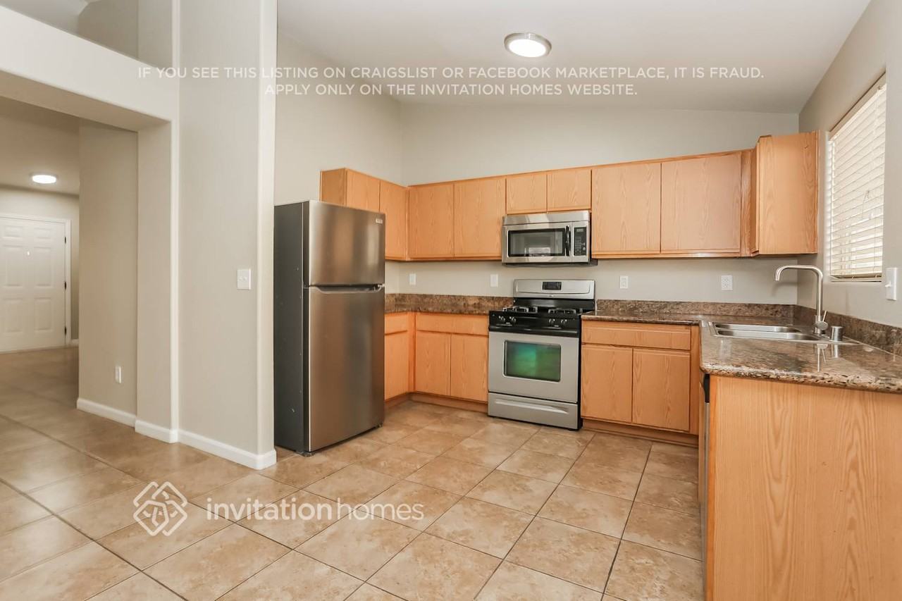 5608 Raven Creek Ave - Photo 5 of 15