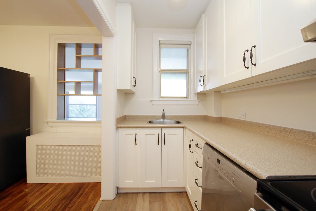 Bayview Ave & Millwood Rd - Photo 3 of 17