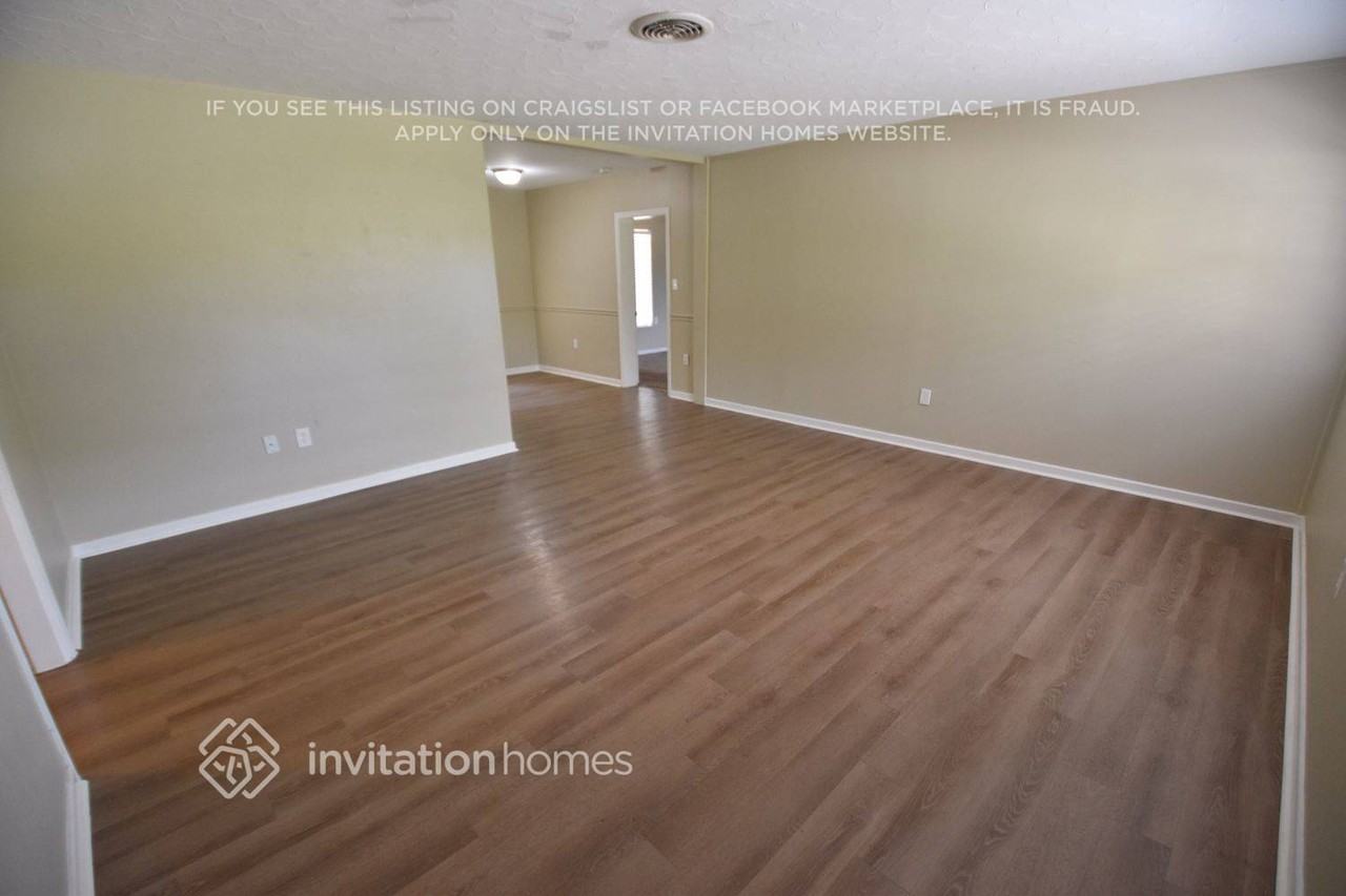 3308 17th Ave W - Photo 3 of 17