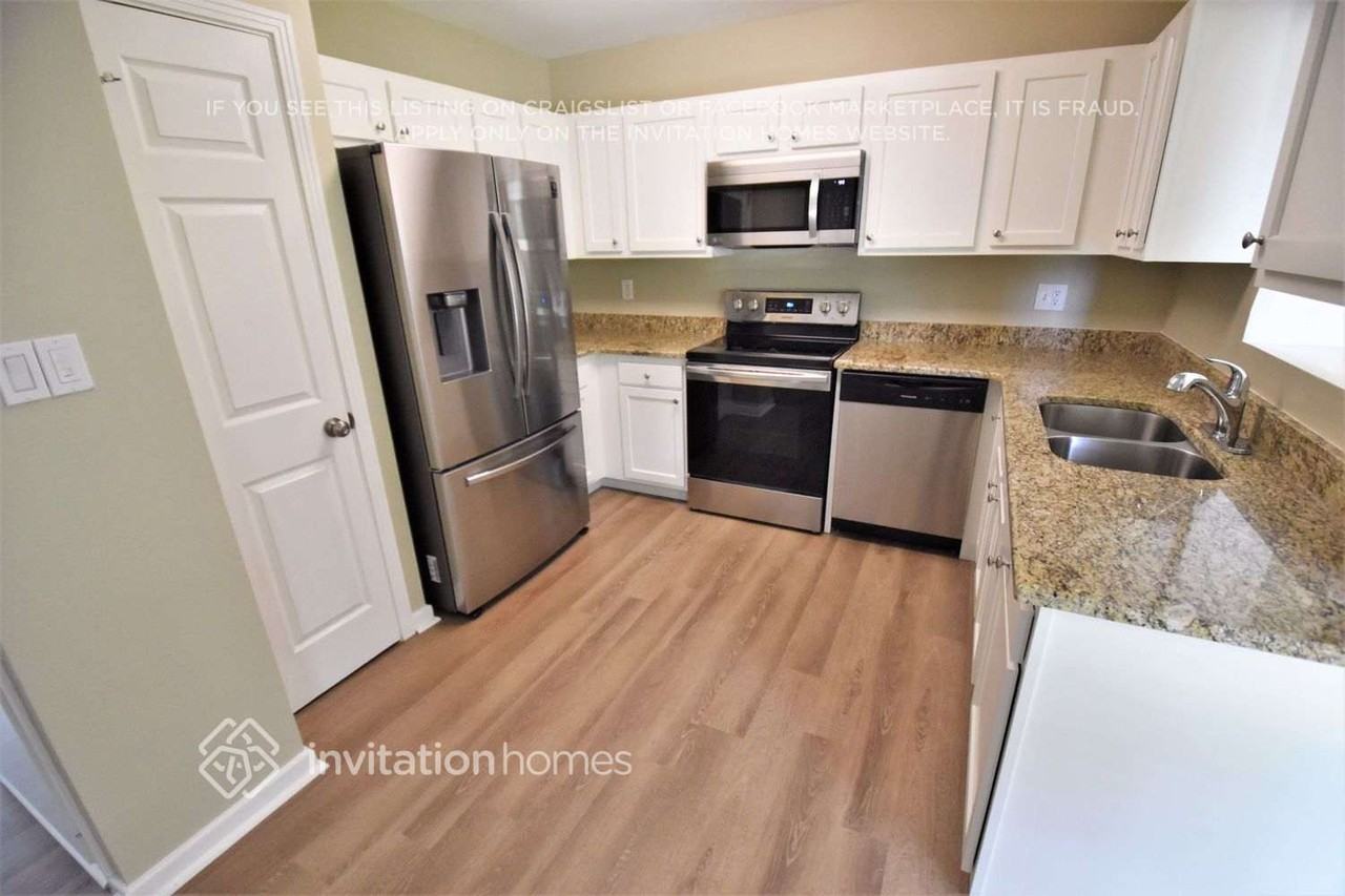 3308 17th Ave W - Photo 5 of 17