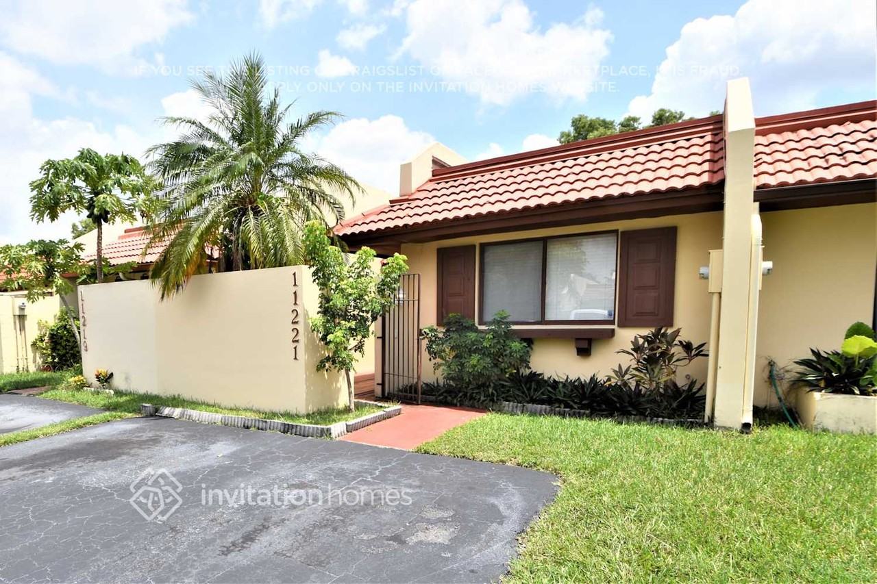 11221 Sw 117th Ct - Photo 2 of 16