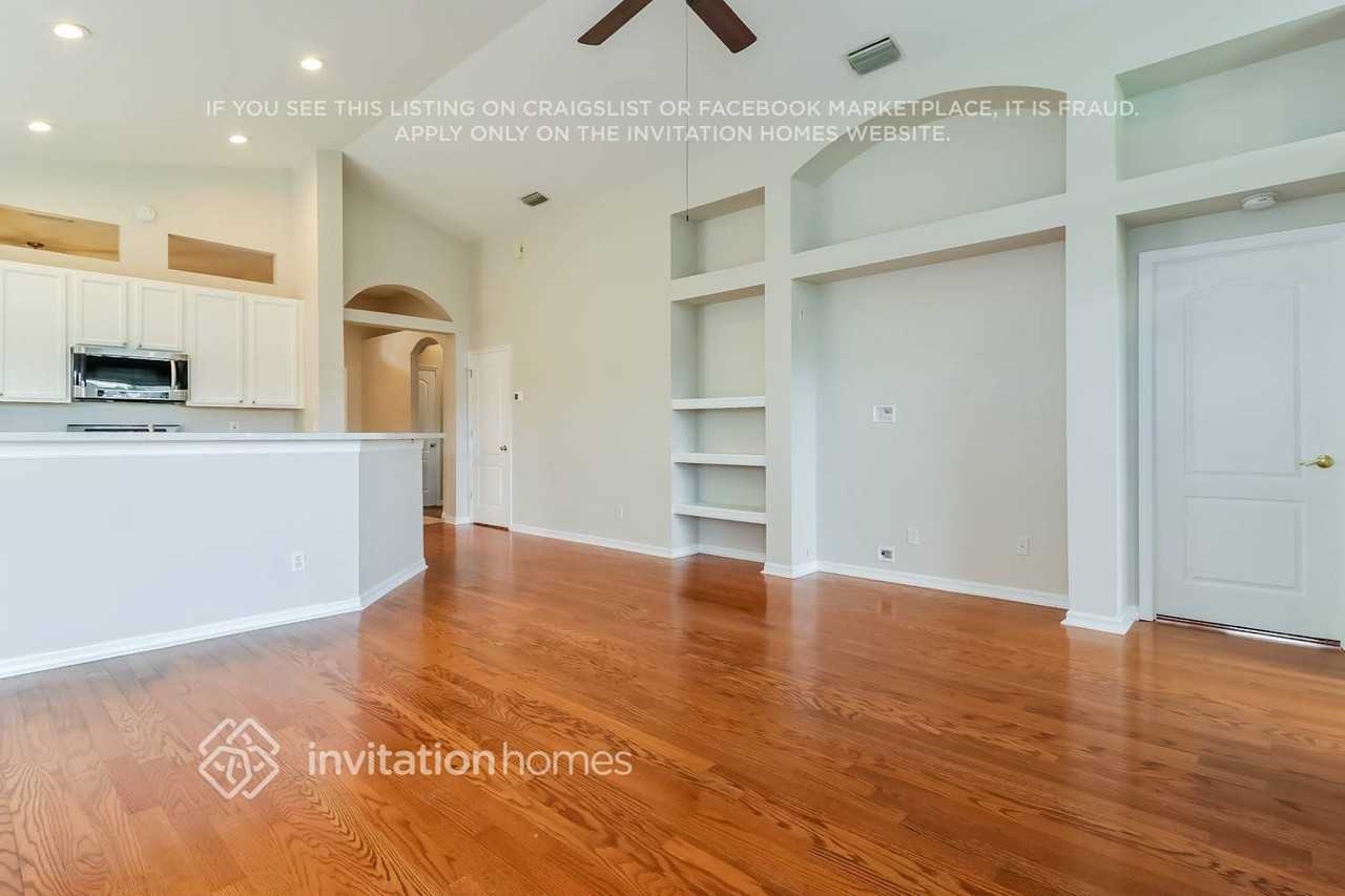 22851 Hawk Hill Loop - Photo 3 of 16