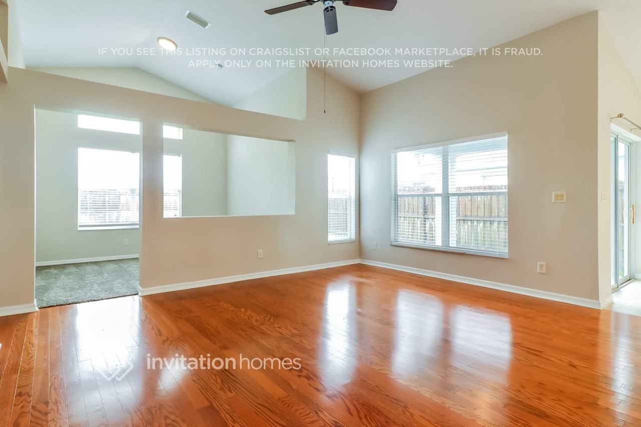 22851 Hawk Hill Loop - Photo 6 of 16