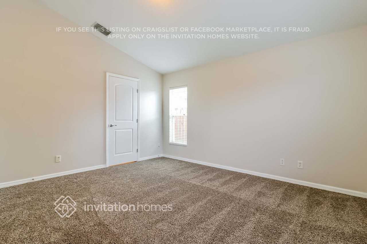 22851 Hawk Hill Loop - Photo 7 of 16