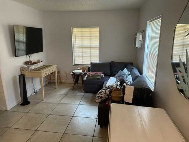 13 S Palmway Ave #A - Photo 3 of 8