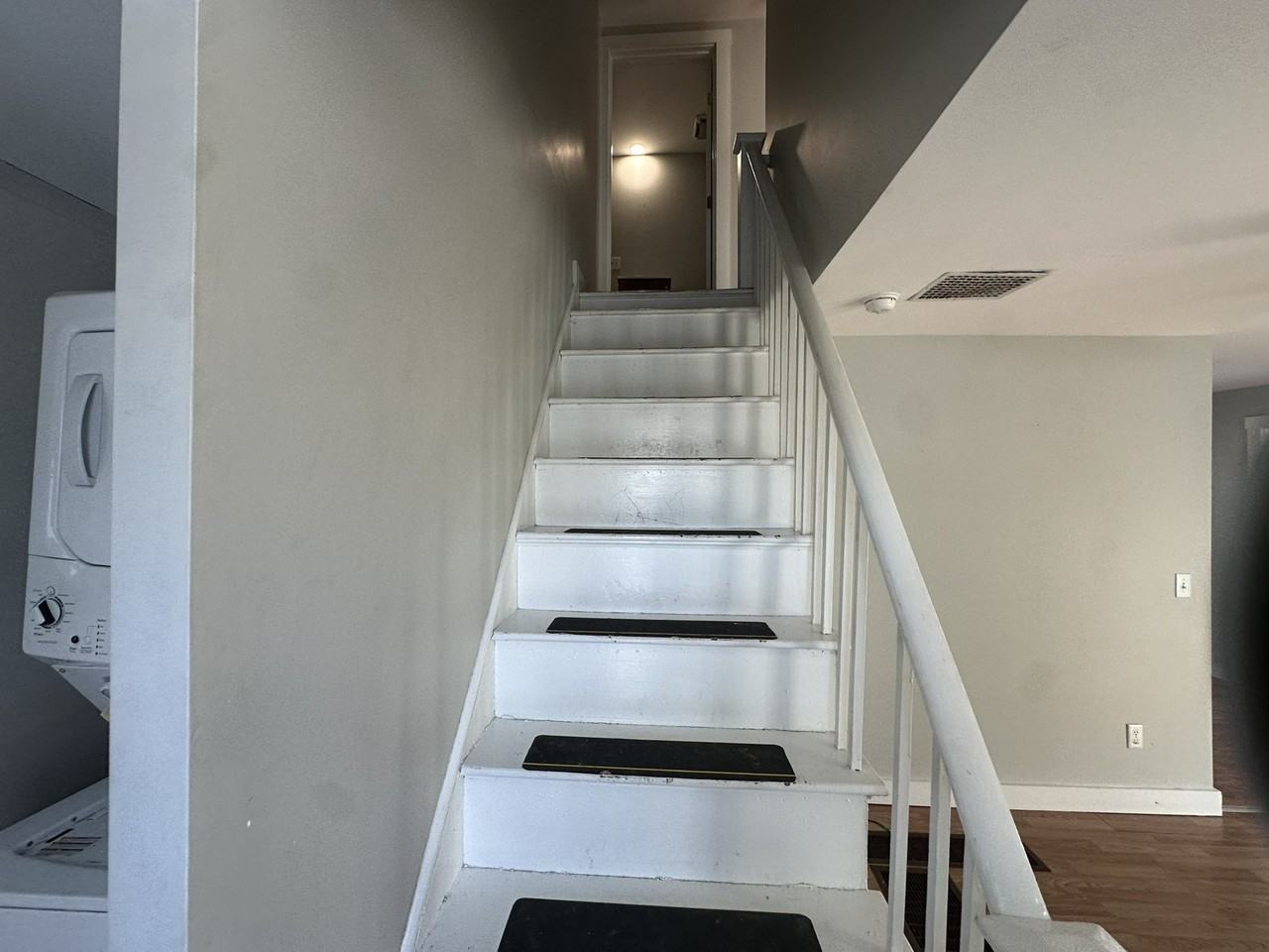 117 N Main St #B - Photo 5 of 12