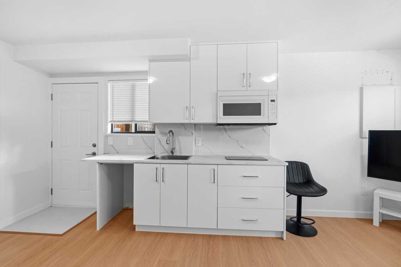 3507 Saint Andrews Avenue - Photo 3 of 9