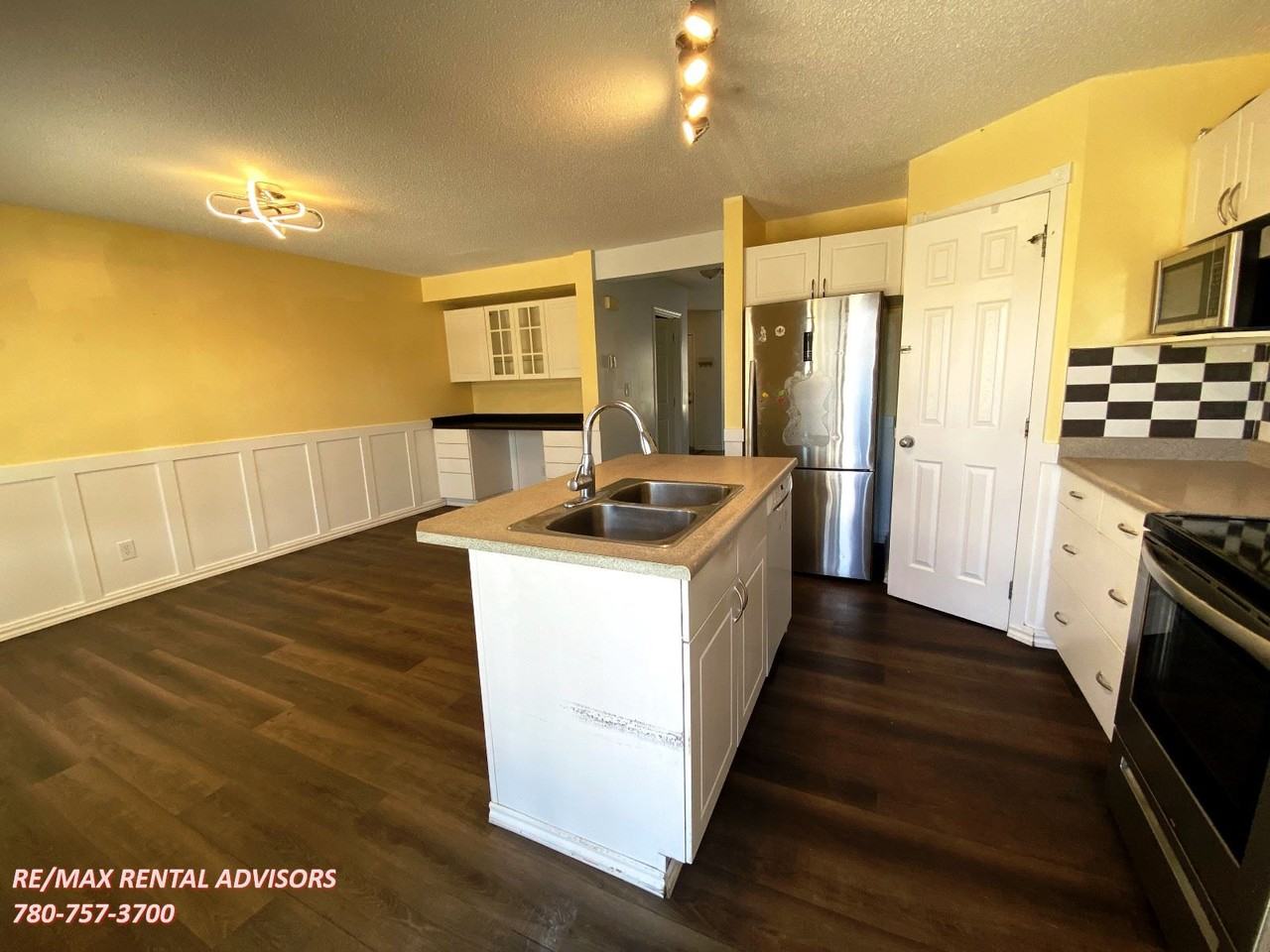 716 88 St Sw - Photo 6 of 26