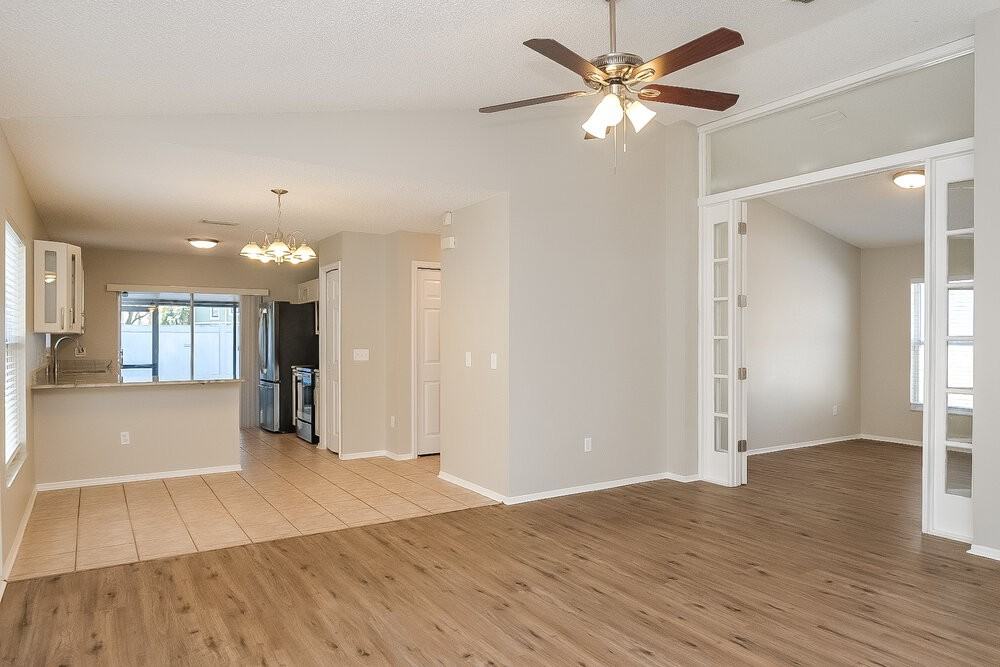 8749 Morrison Oaks Ct - Photo 5 of 19