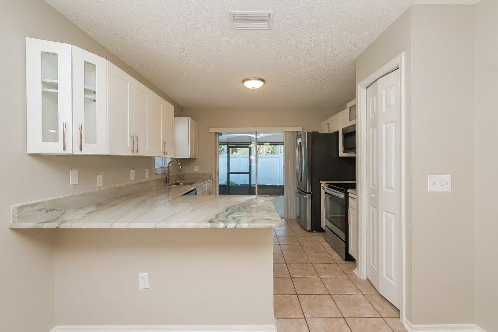 8749 Morrison Oaks Ct - Photo 7 of 19