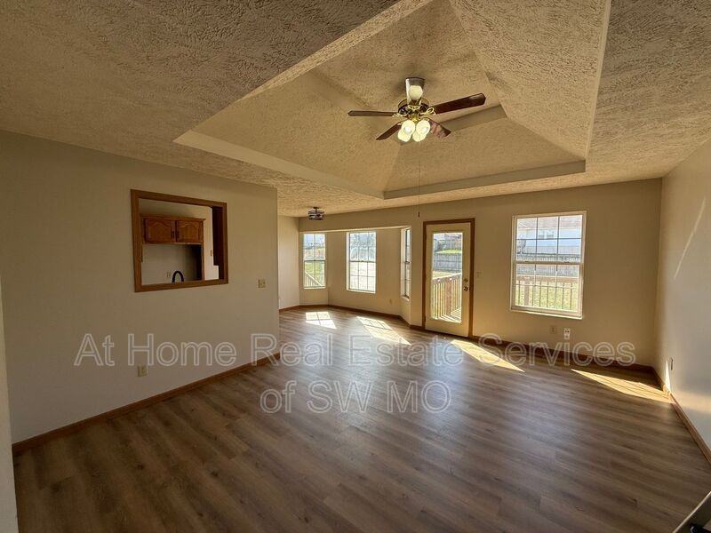 1240 Vintage Ln - Photo 2 of 10