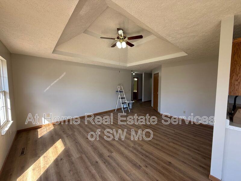 1240 Vintage Ln - Photo 5 of 10