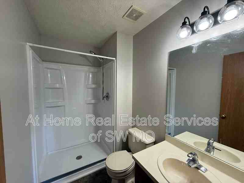 1240 Vintage Ln - Photo 7 of 10