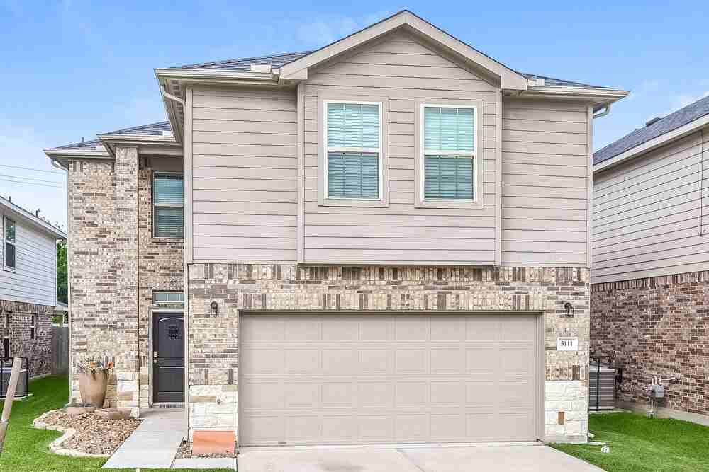 5111 Gulf Stream Ln - Photo 4 of 17