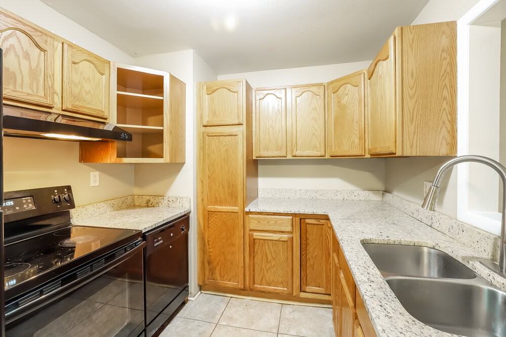 11008 E 50th Ter - Photo 6 of 16