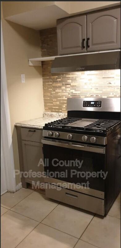 7891 Sheridan St - Photo 3 of 8