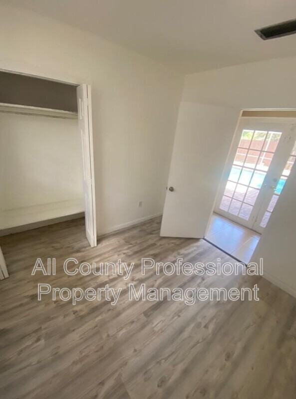 7891 Sheridan St - Photo 6 of 8