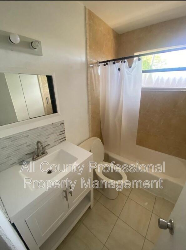 7891 Sheridan St - Photo 7 of 8