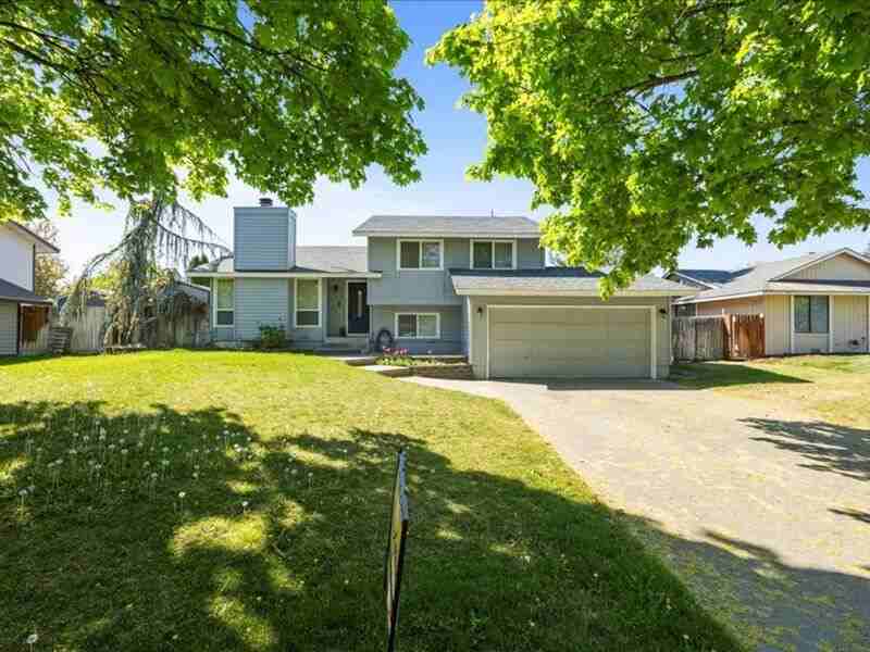 8307 W Grand Ronde Pl - Photo 2 of 34