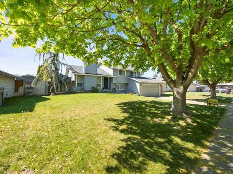 8307 W Grand Ronde Pl - Photo 4 of 34