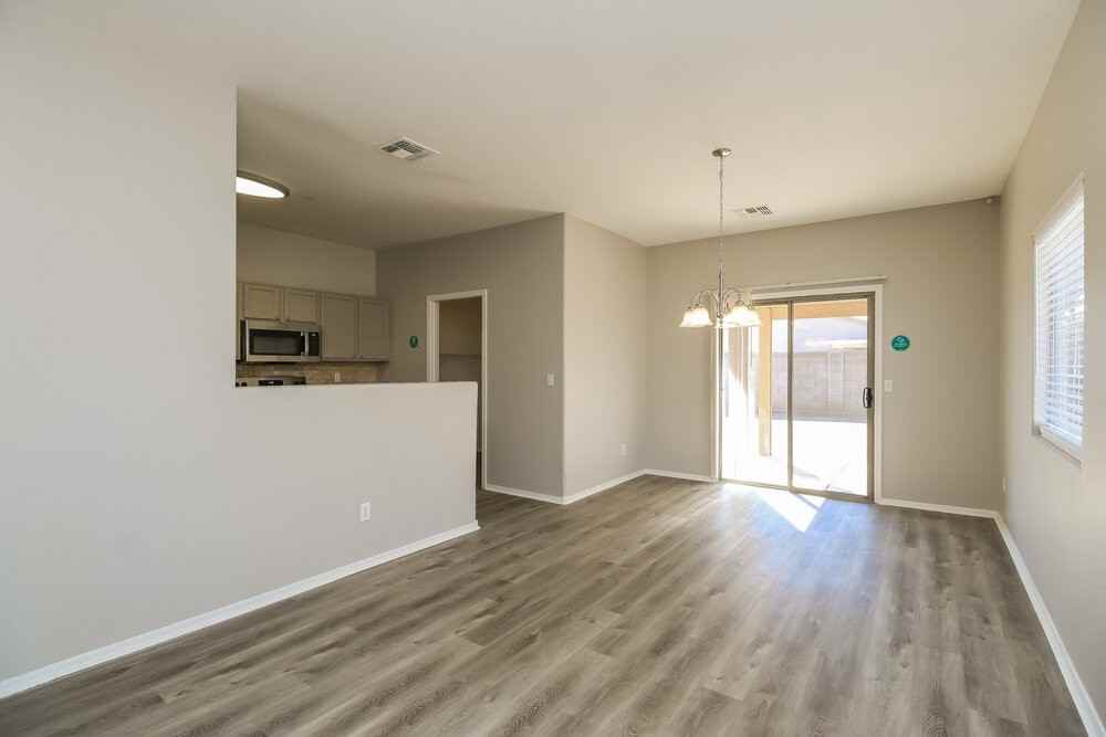 1733 E Silversmith Trl - Photo 7 of 19