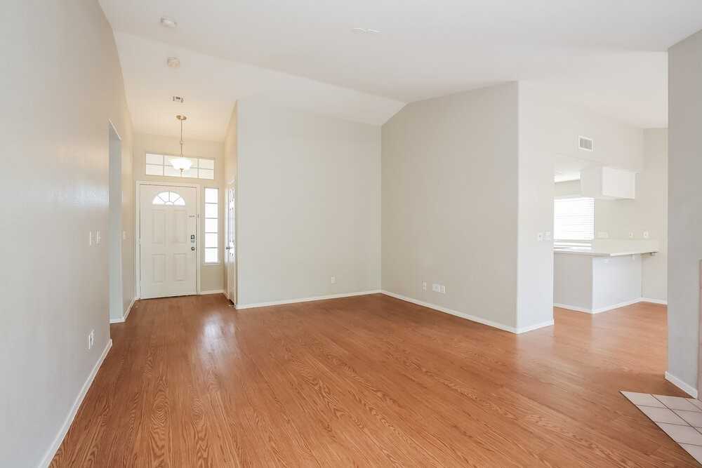 4705 Wild Oak Way - Photo 5 of 16