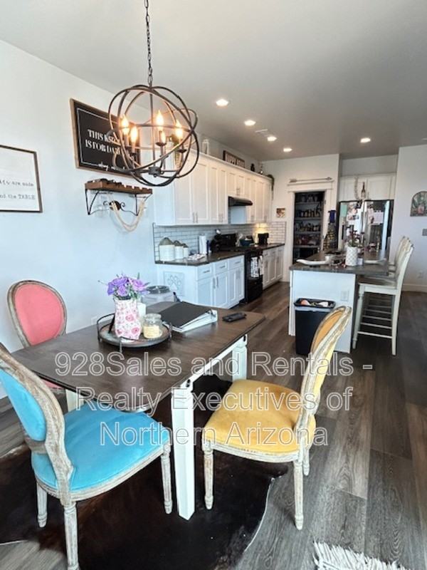 11811 Pegasus Rd - Photo 7 of 24