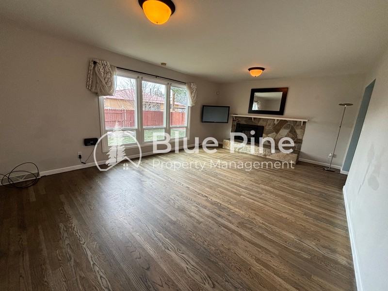 1058 Mojave St - Photo 7 of 31