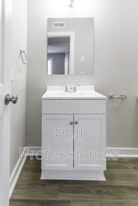 111 Kingsridge Dr - Photo 6 of 9