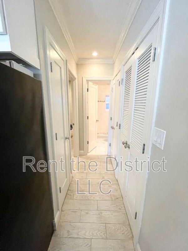 15 Q St Nw #B - Photo 4 of 9