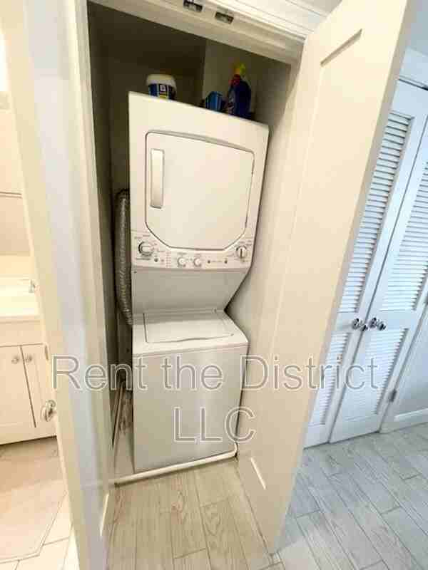 15 Q St Nw #B - Photo 6 of 9