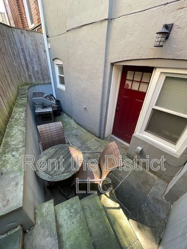 15 Q St Nw #B - Photo 7 of 9