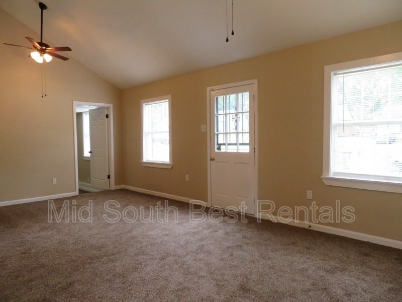 2804 Southmeade Ave - Photo 2 of 8