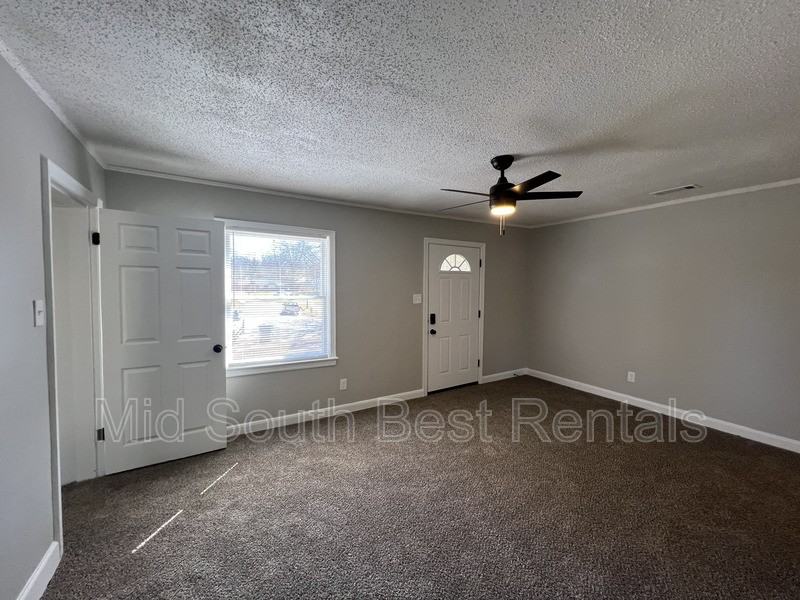 3032 Mccool Ave - Photo 2 of 15