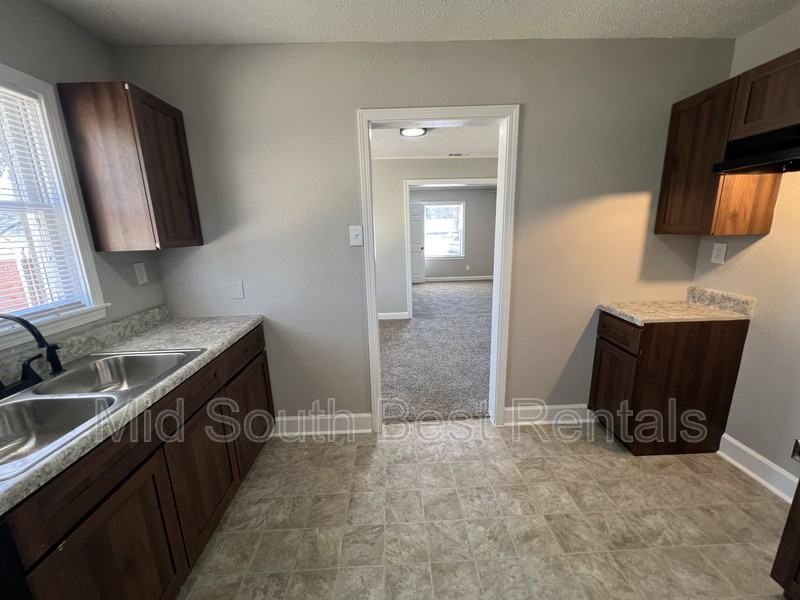 3032 Mccool Ave - Photo 3 of 15